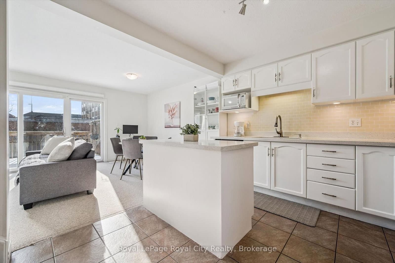 361 Arkell Road, Unit 6 - Image 3