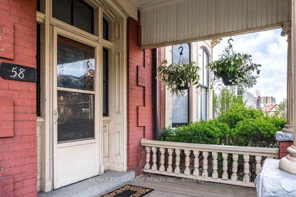 58 Wellington Street S - Image 4
