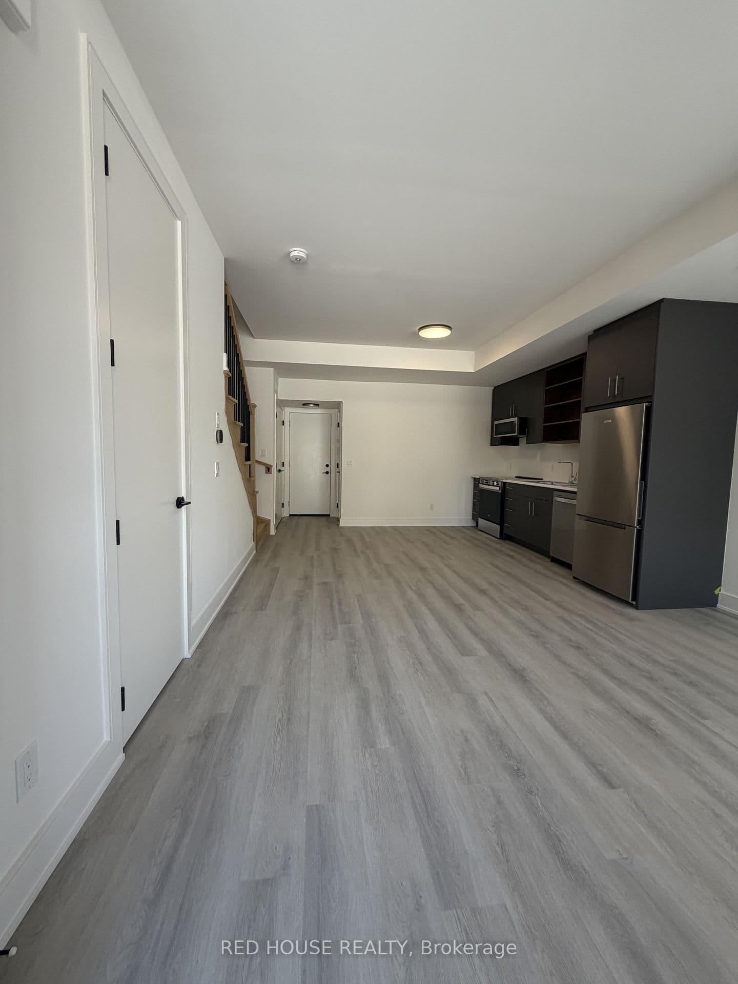 39 Everett Common - Image 2