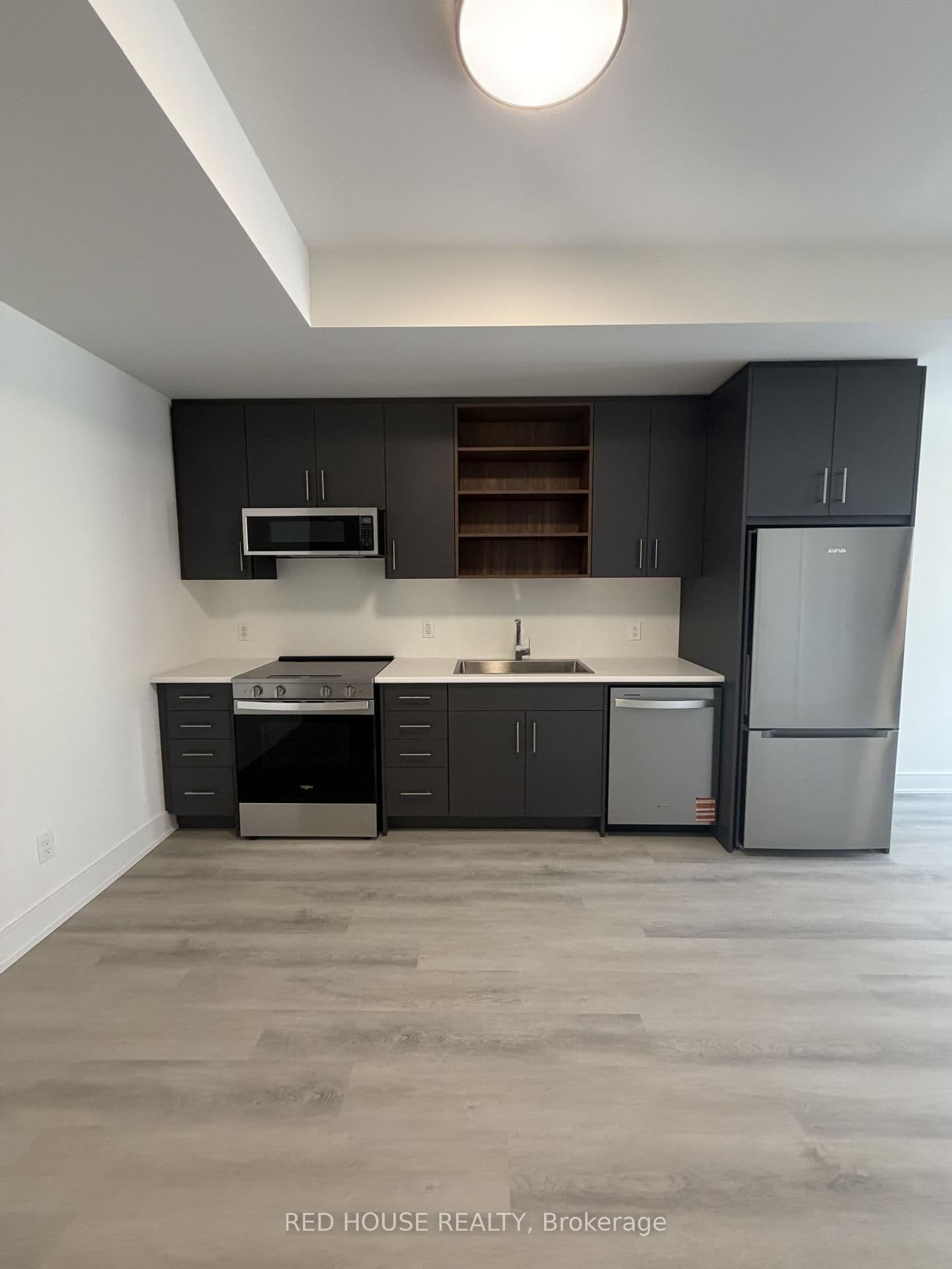 39 Everett Common - Image 3