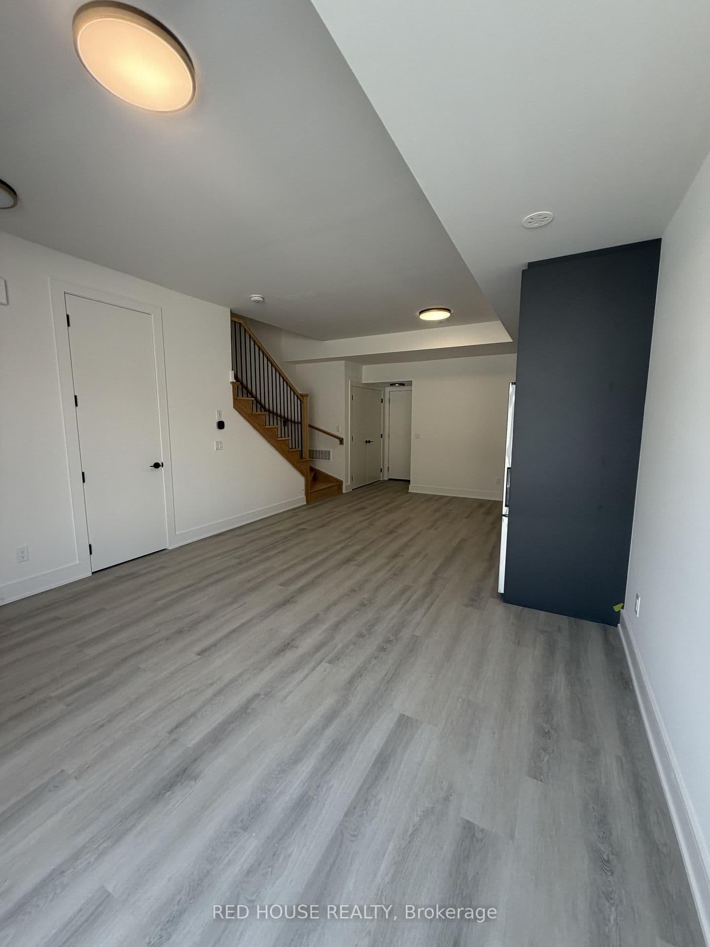 39 Everett Common - Image 4