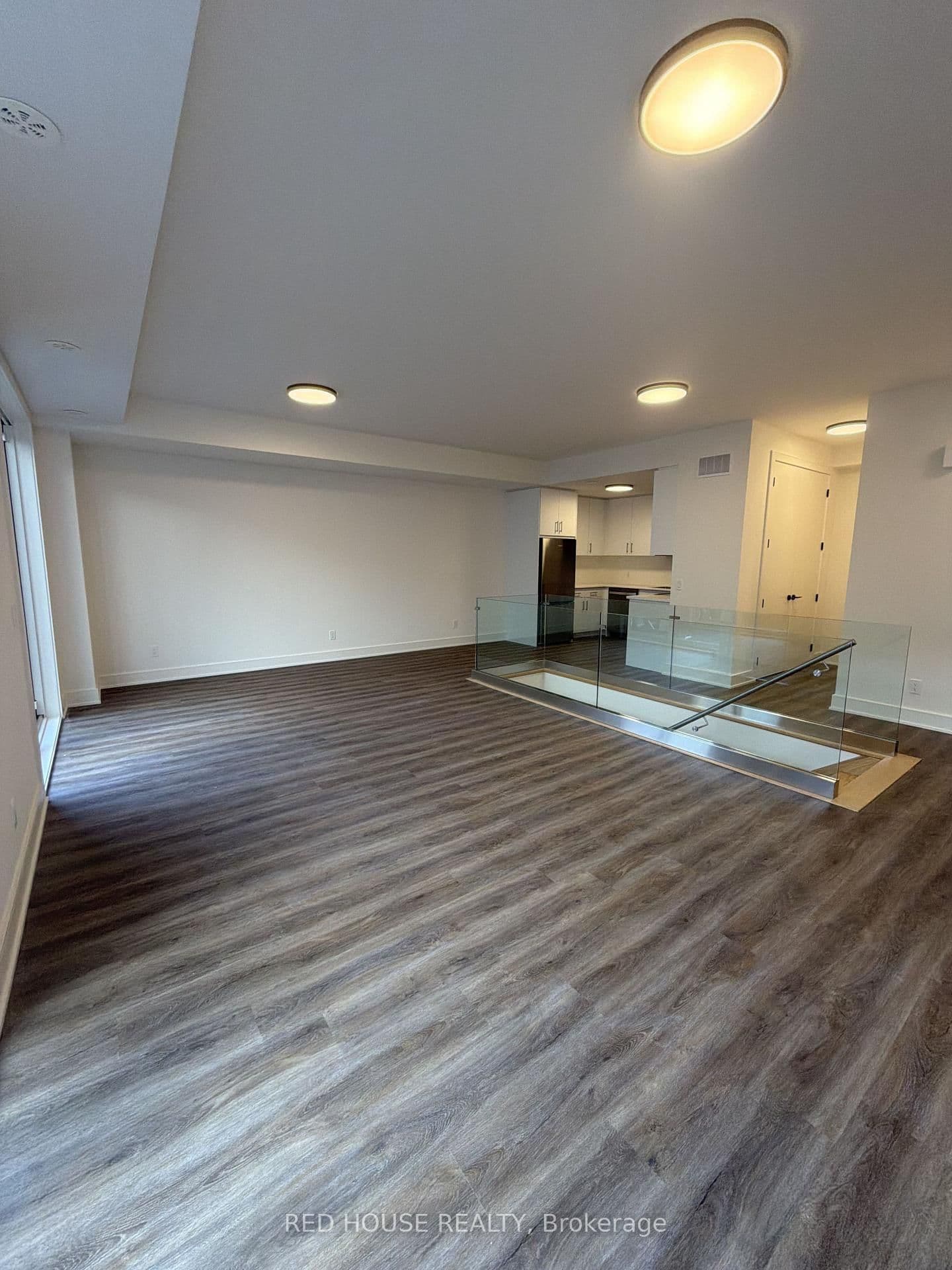 73 Everett Common - Image 5