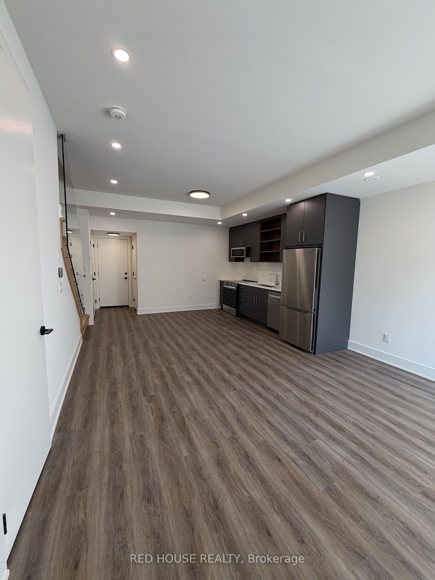 59 Everett Common - Image 2