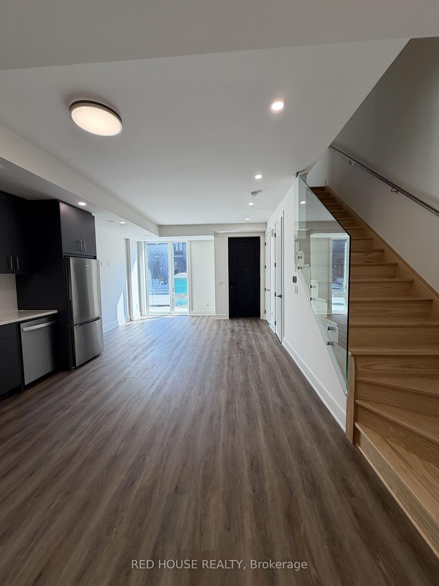 59 Everett Common - Image 6