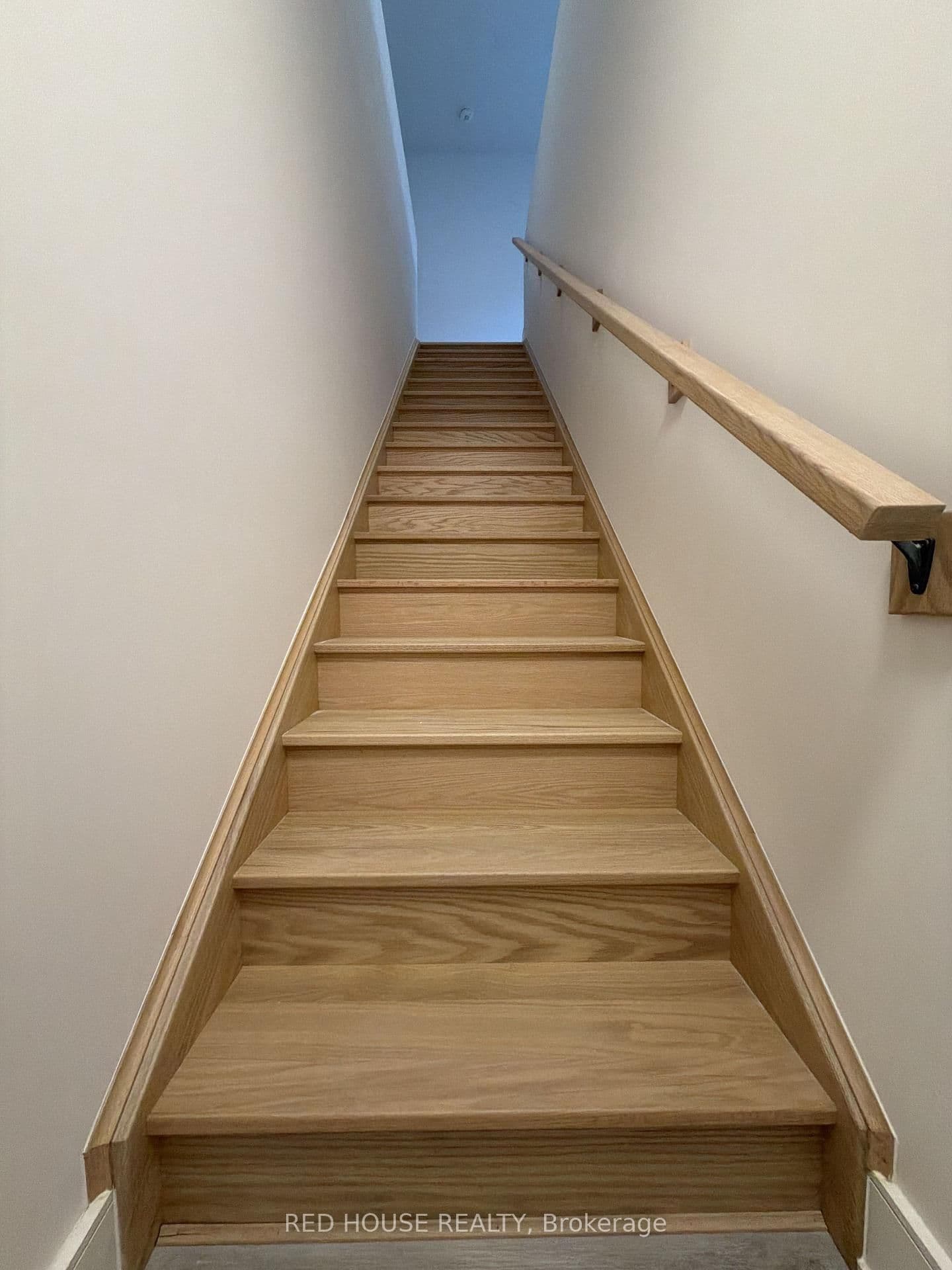 69 Everett Common - Image 2