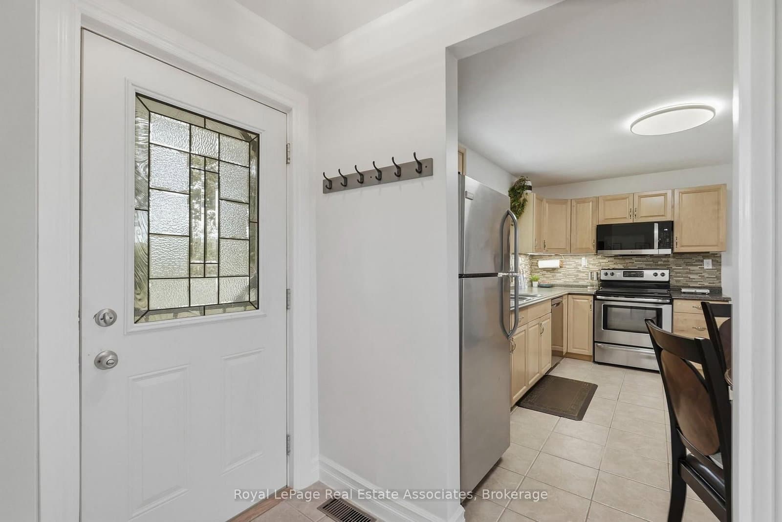 28 Kelson Avenue S - Image 4