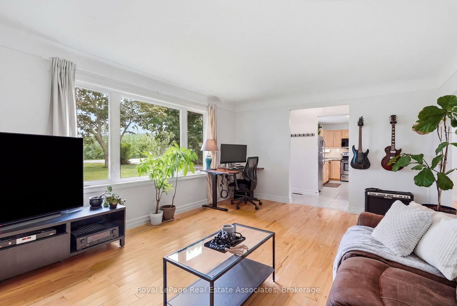 28 Kelson Avenue S - Image 5