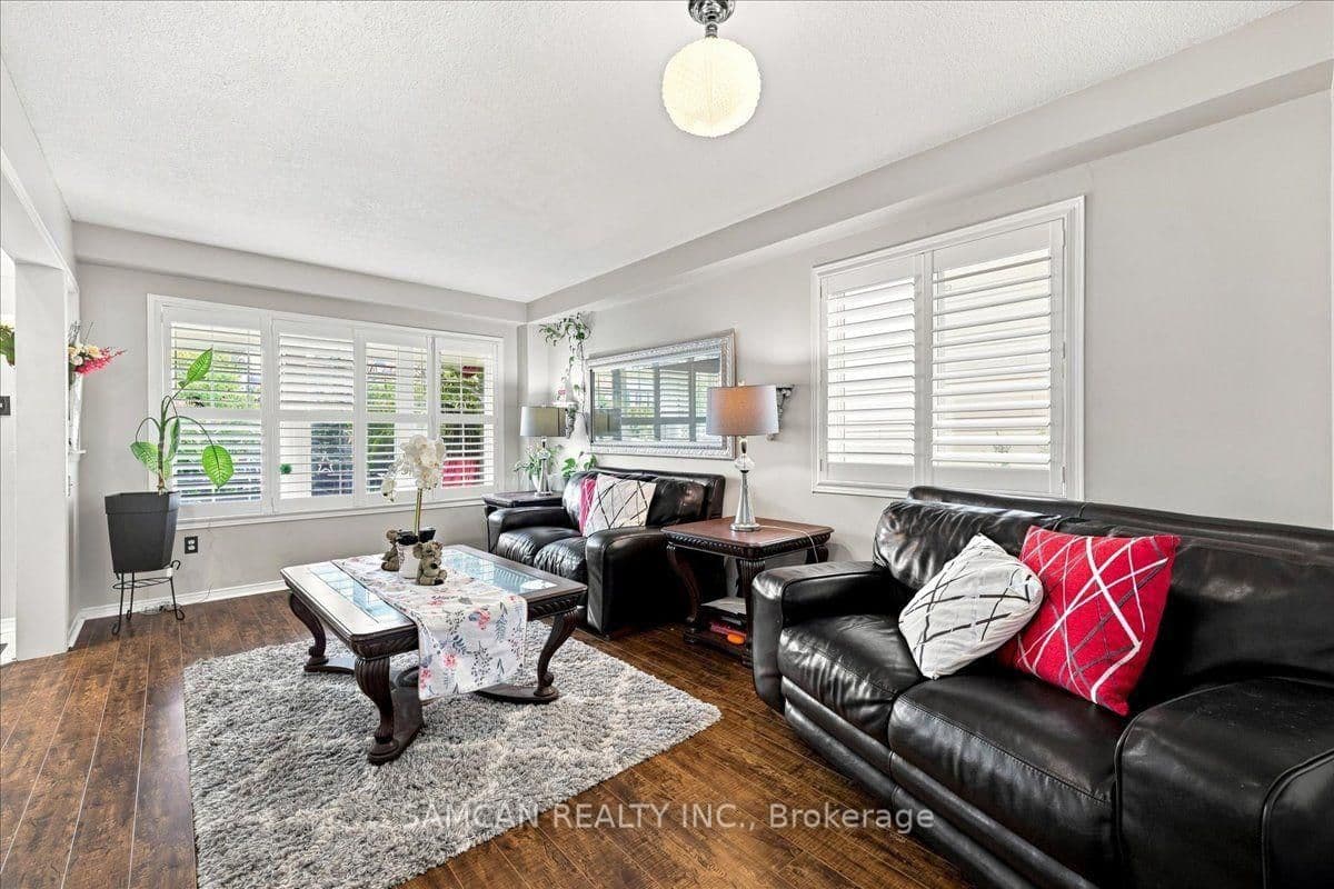 12 Hollinrake Avenue - Image 6