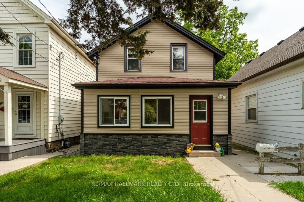 15 Adelaide Street - Image 1