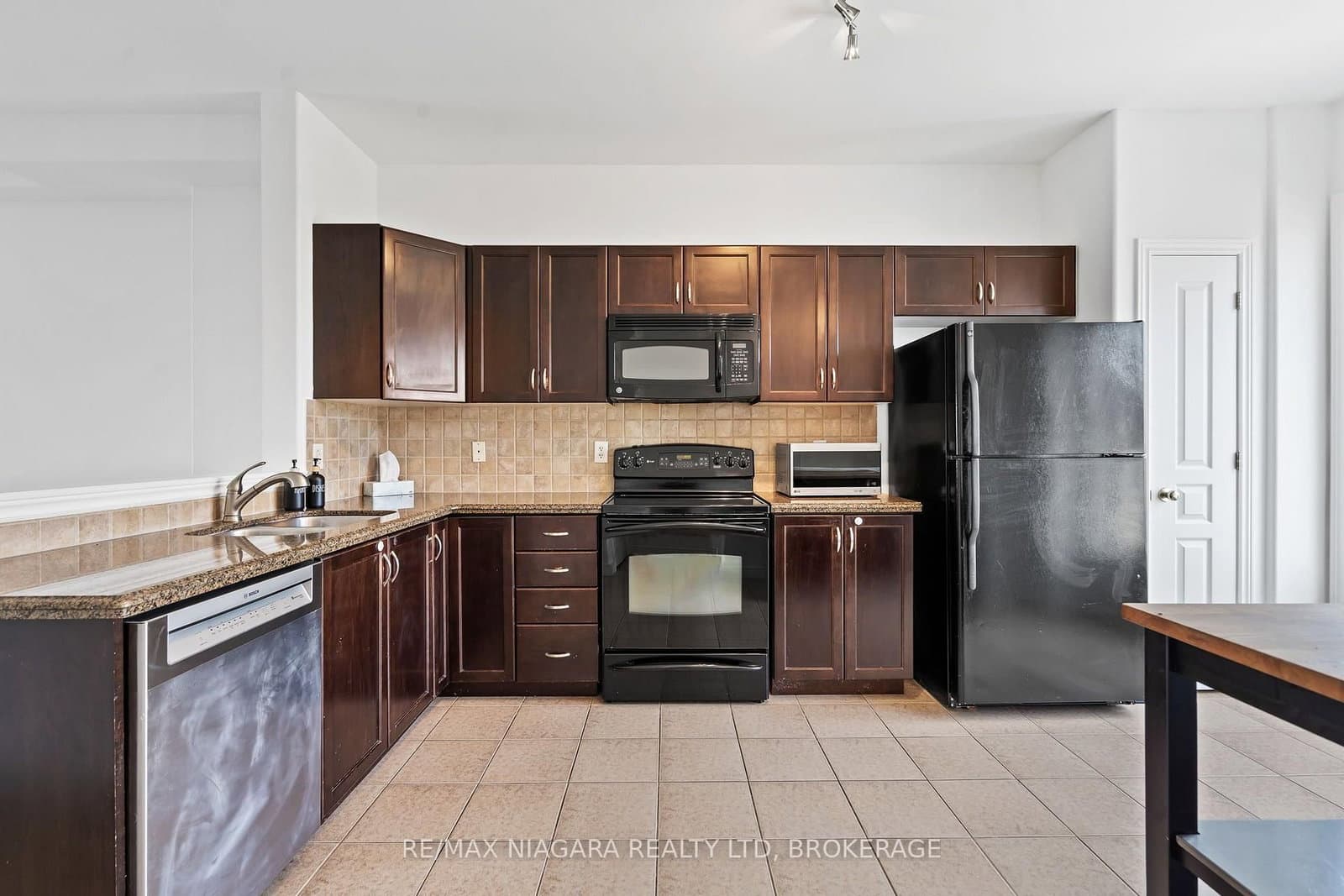 15 Hemlock Way - Image 5