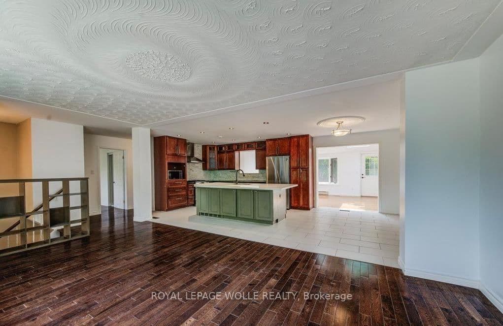 109 White Oak Place - Image 2