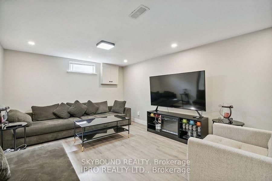 34 Owen Place - Image 2