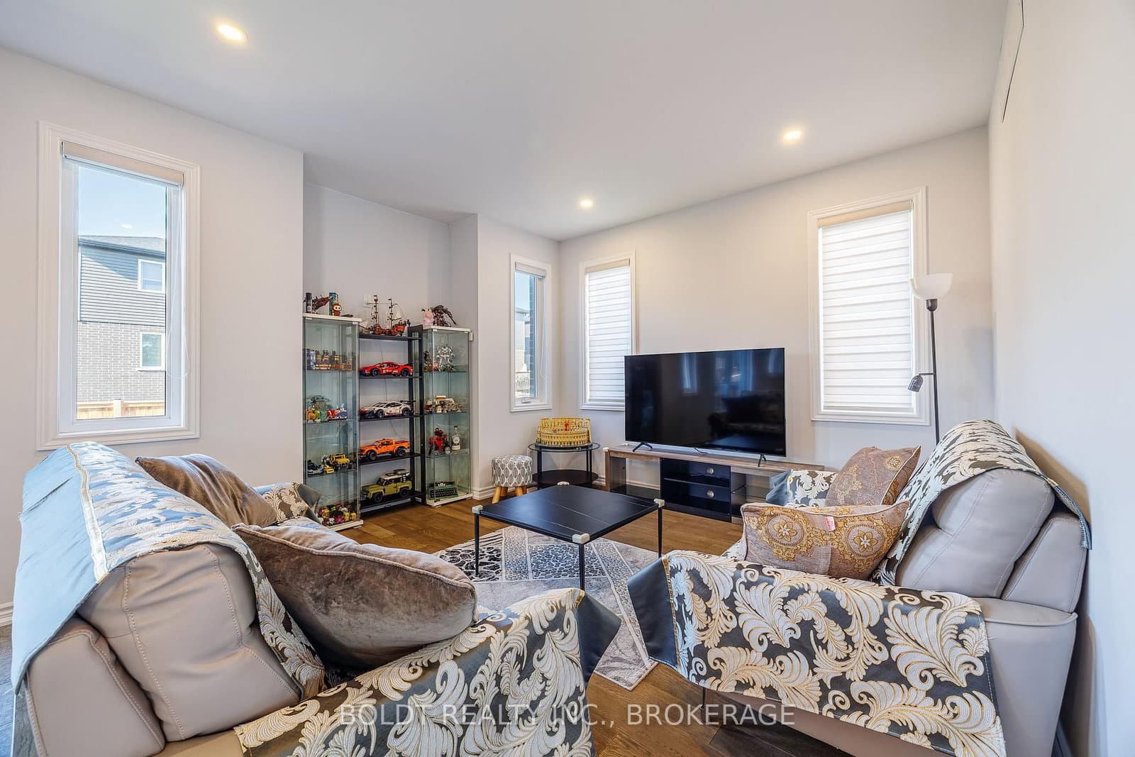 8037 Brookside Drive - Image 6