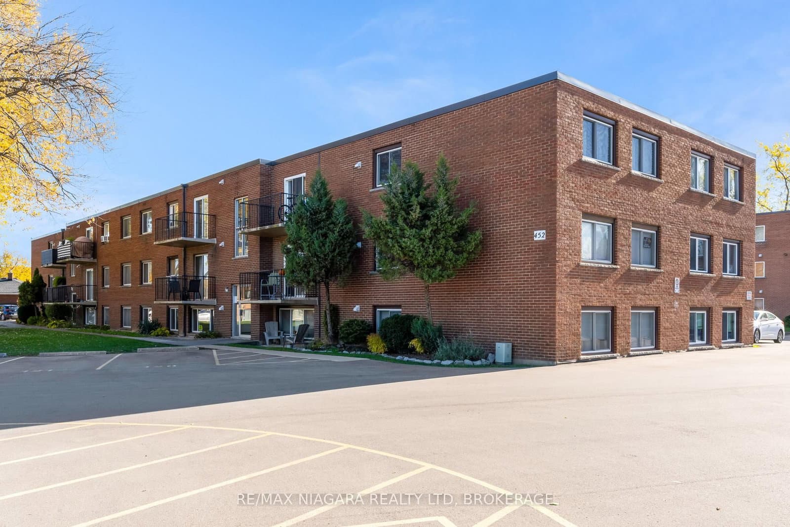 452 Carlton Street, Unit 25 - Image 2
