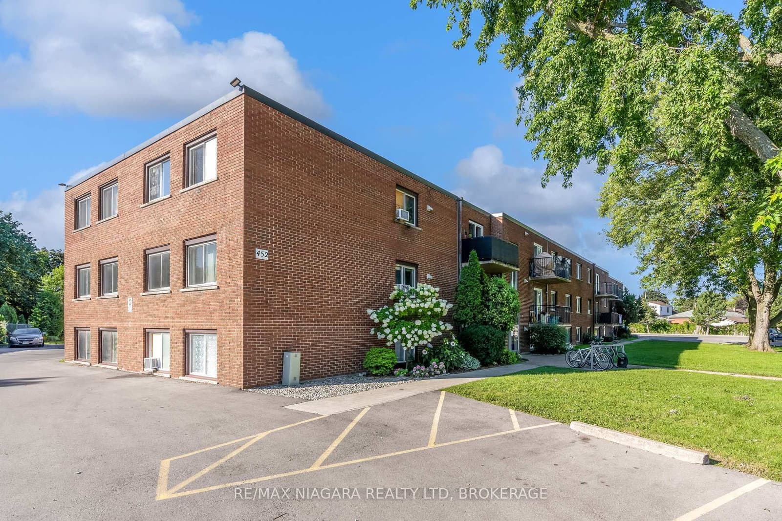 452 Carlton Street, Unit 25 - Image 3