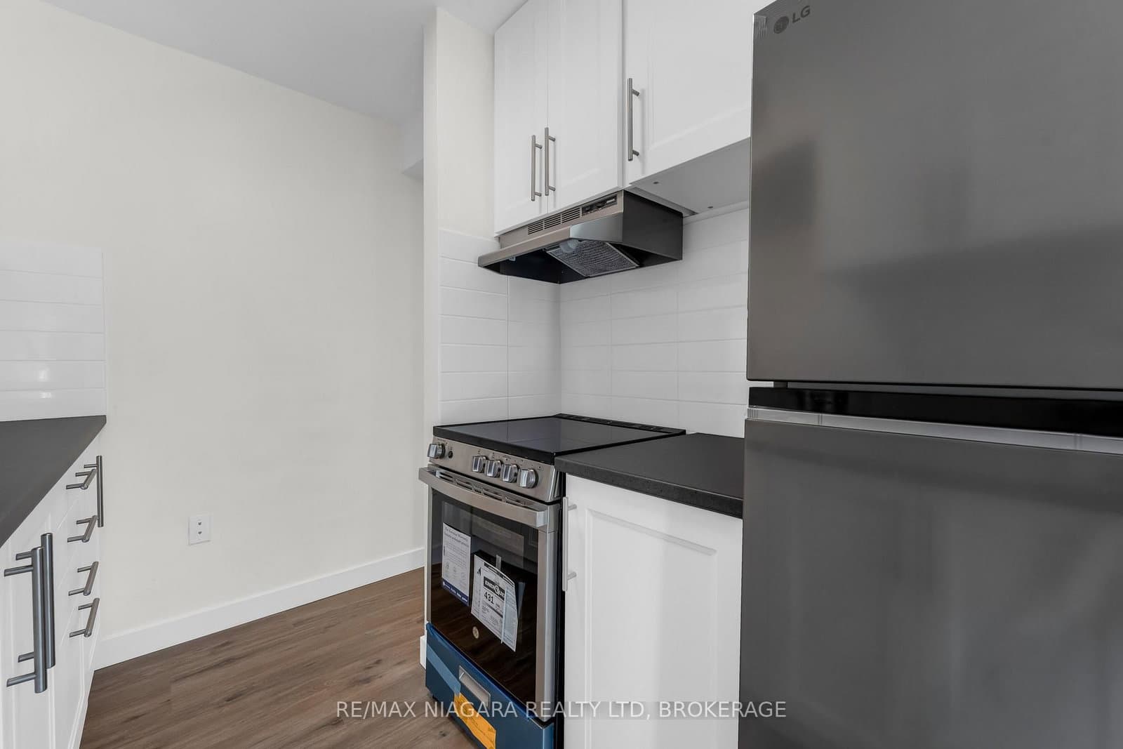 452 Carlton Street, Unit 25 - Image 6