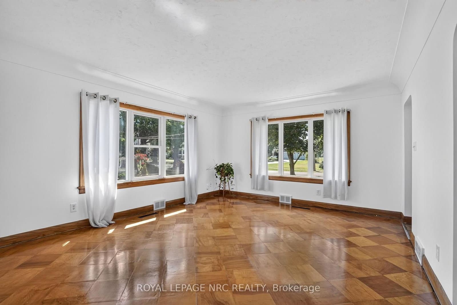 3832 Highland Drive - Image 2