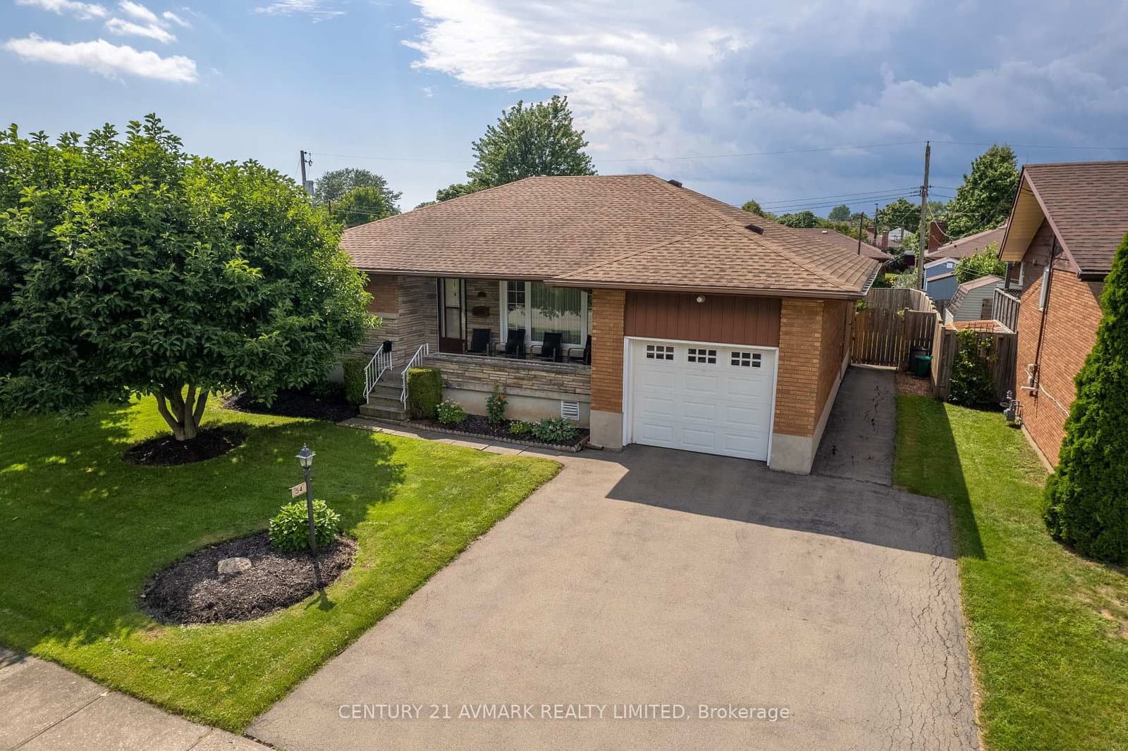 54 Classic Avenue - Image 2
