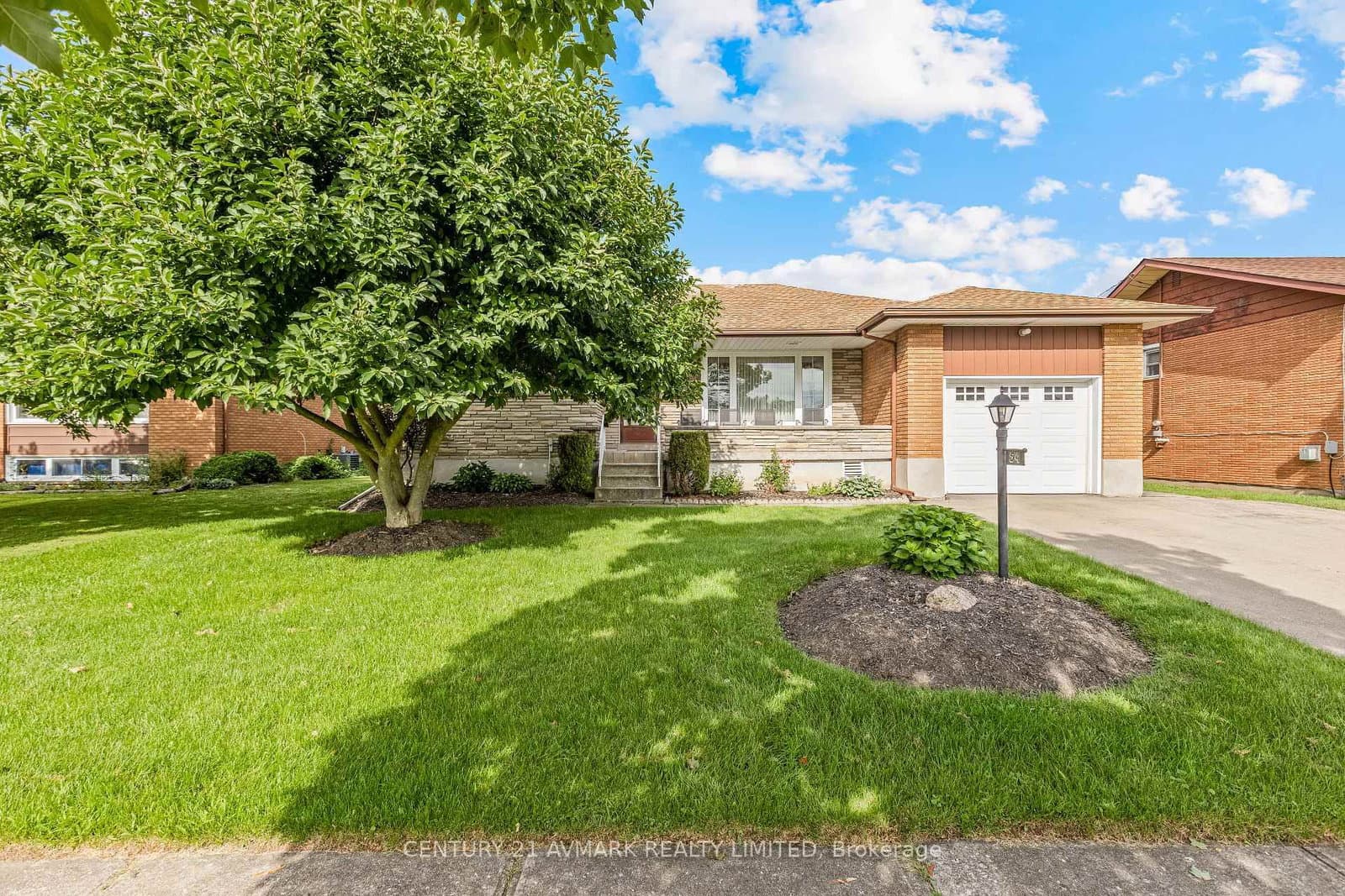 54 Classic Avenue - Image 3