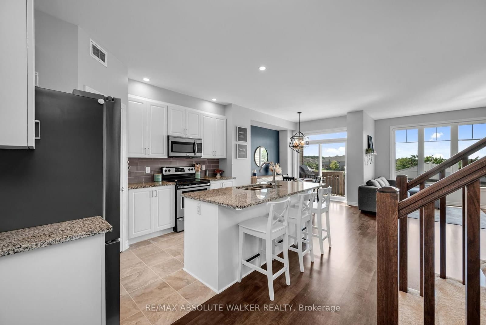 699 Cartographe Street - Image 6