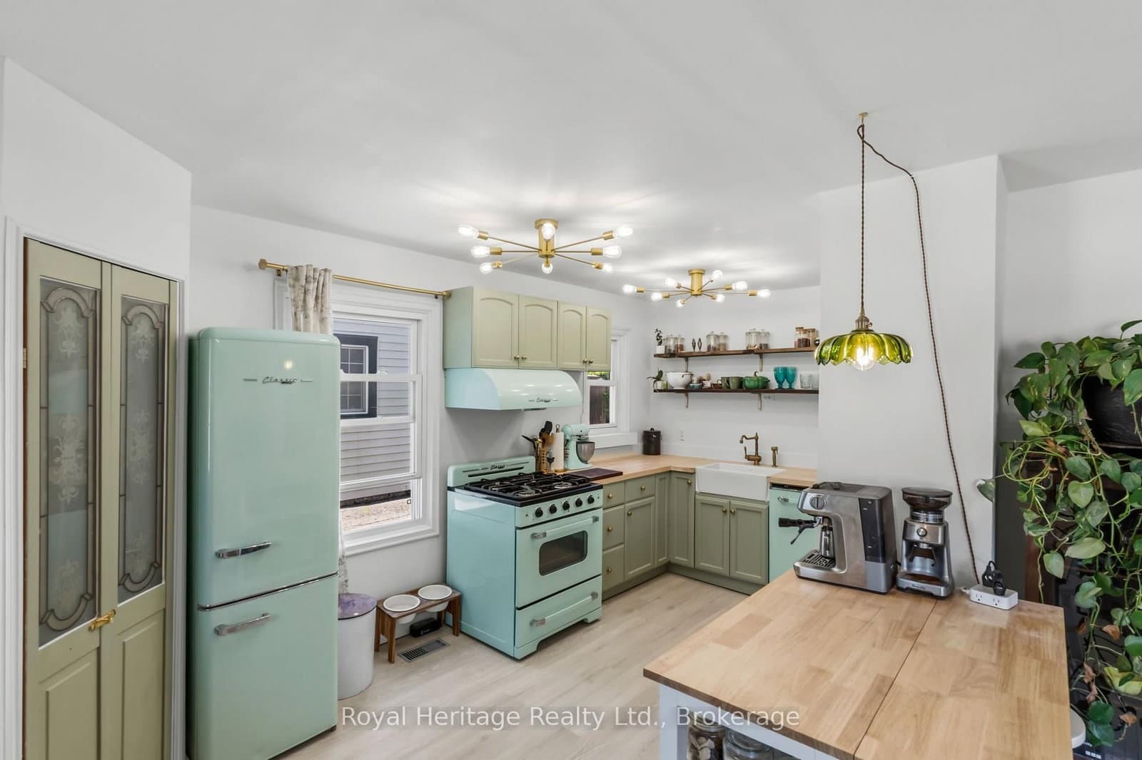 31 Caroline Street - Image 1