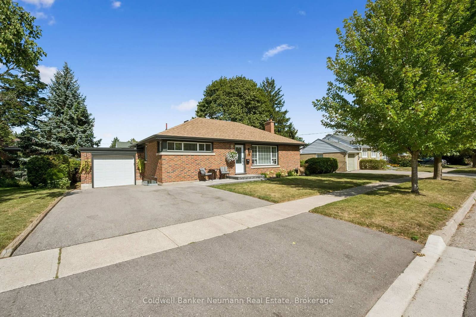 11 WESTERN Avenue - Image 2