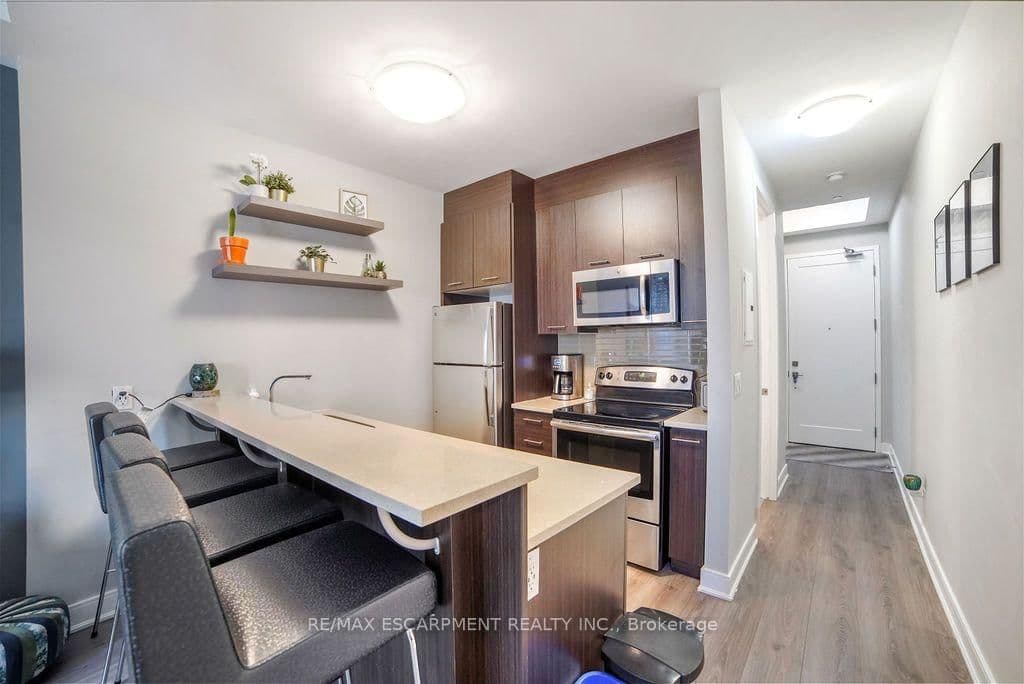 150 Main Street W, Unit 810 - Image 6