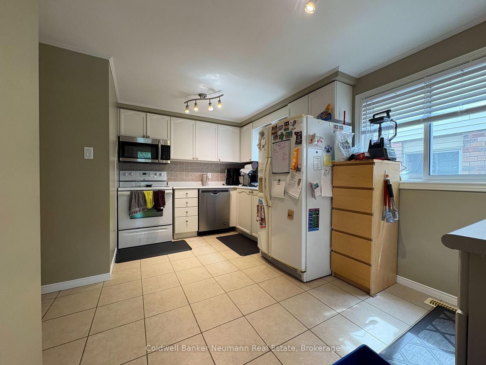 120 Moss Place, Unit UPPER - Image 3
