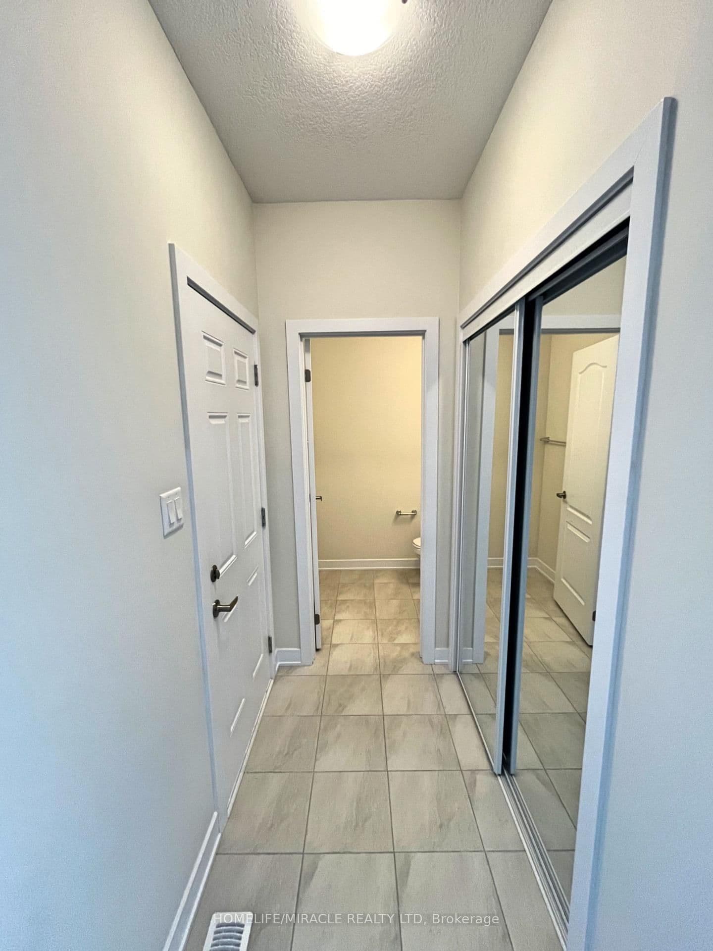 66 Aviron Crescent - Image 6