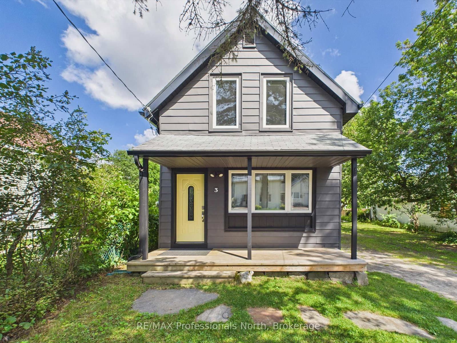 3 Spadina Avenue - Image 3