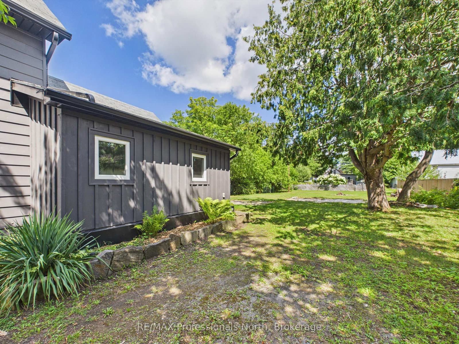 3 Spadina Avenue - Image 4
