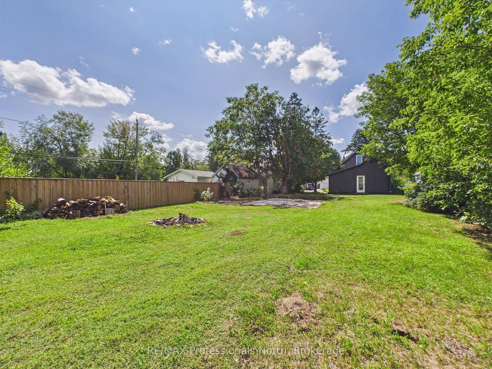3 Spadina Avenue - Image 6