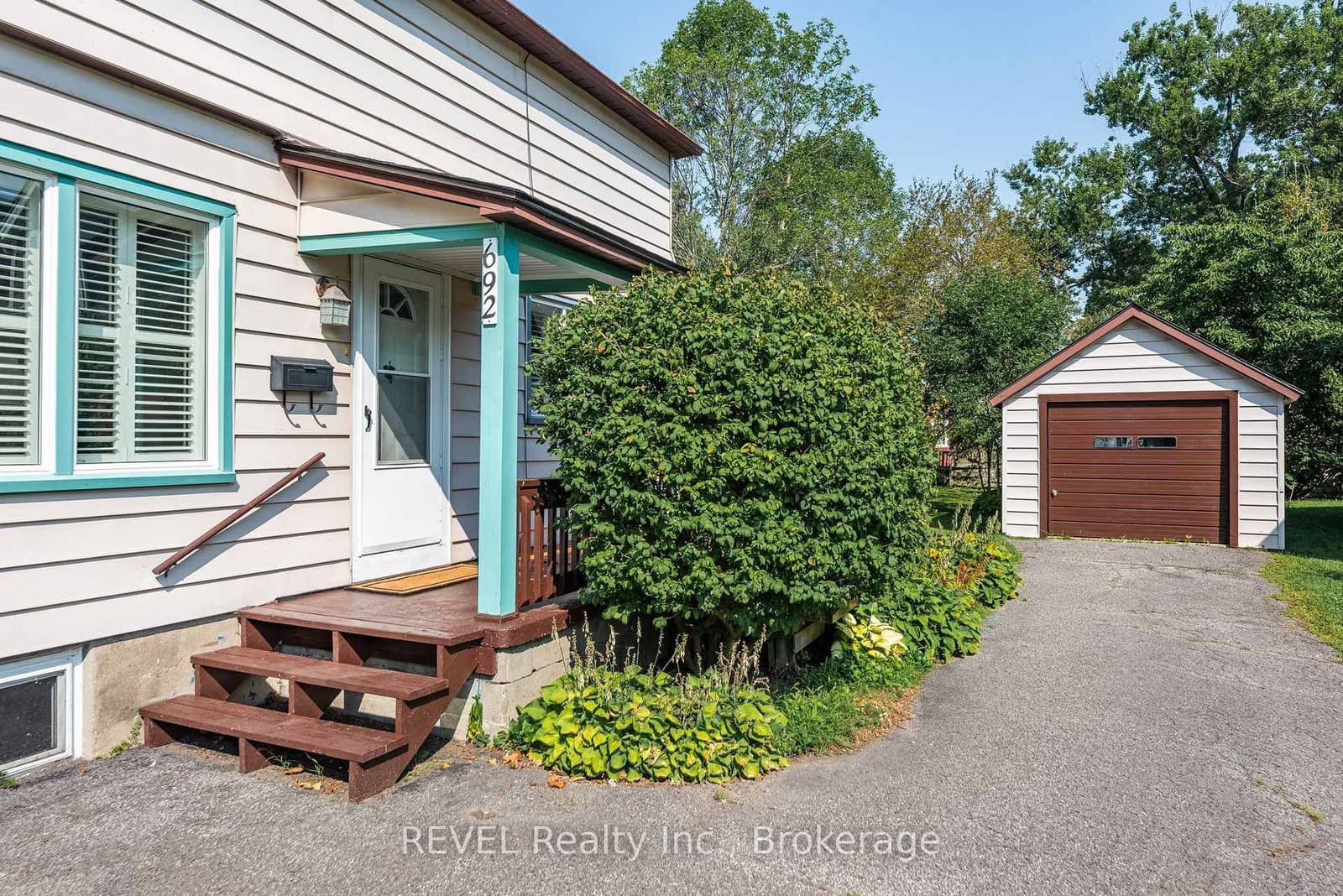 692 Lakeshore Road - Image 2