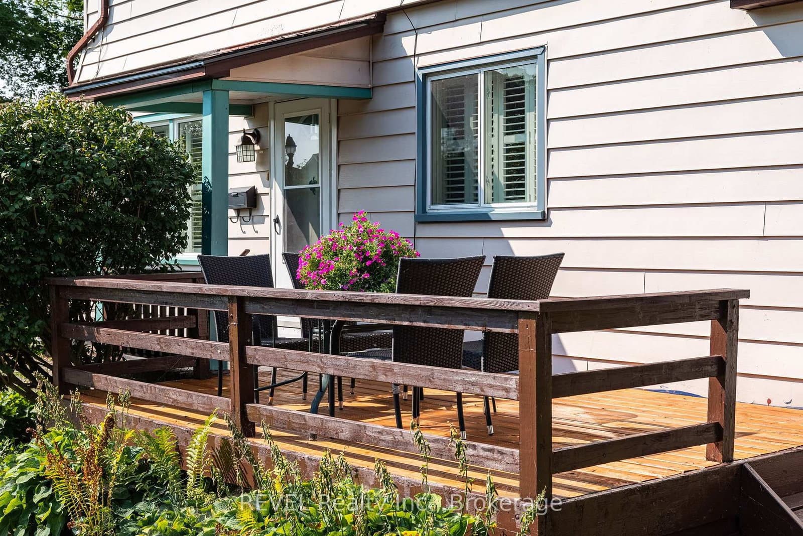 692 Lakeshore Road - Image 3