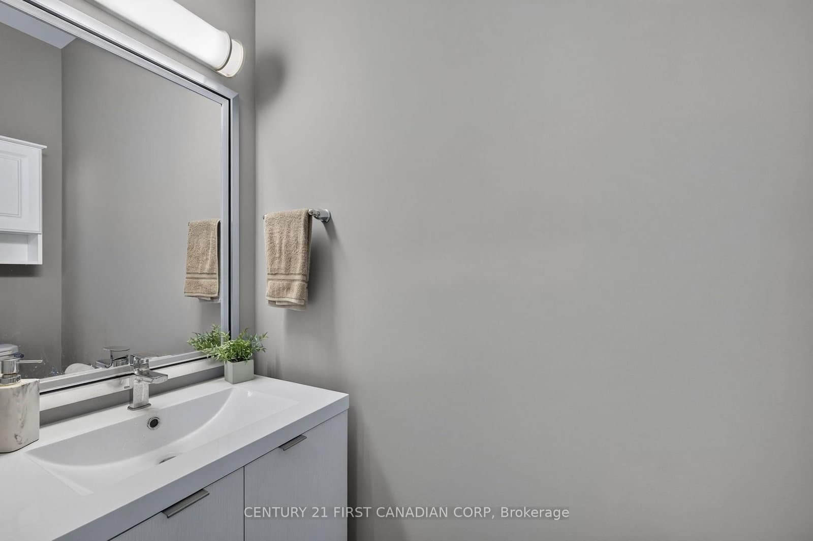 362 Edgevalley Road - Image 4