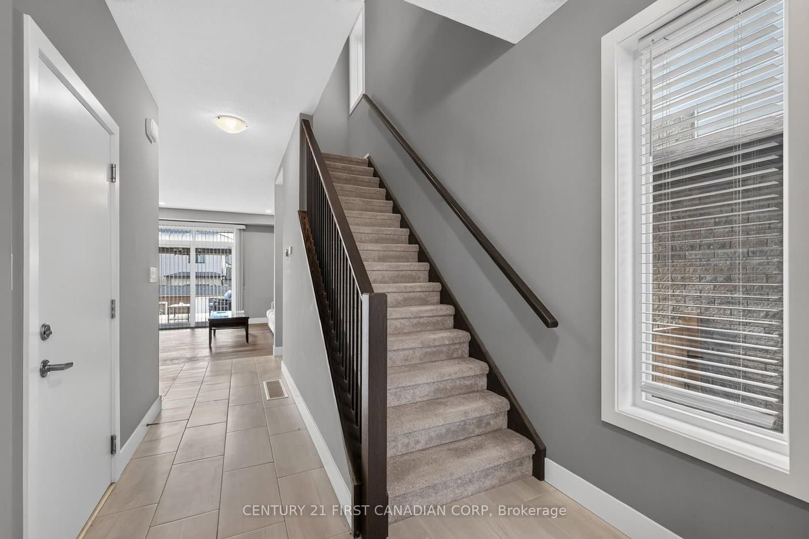 362 Edgevalley Road - Image 5