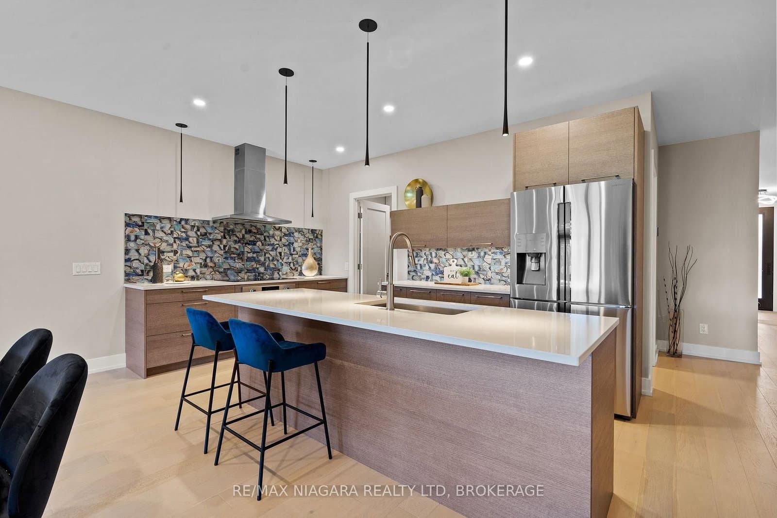 37 PEACH TREE Common - Image 3