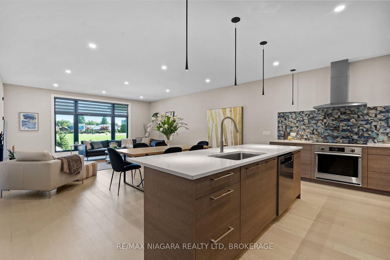37 PEACH TREE Common - Image 4