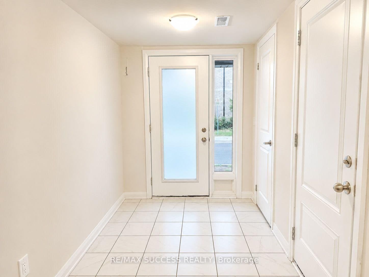 585 Colborne Street E, Unit 502 - Image 4