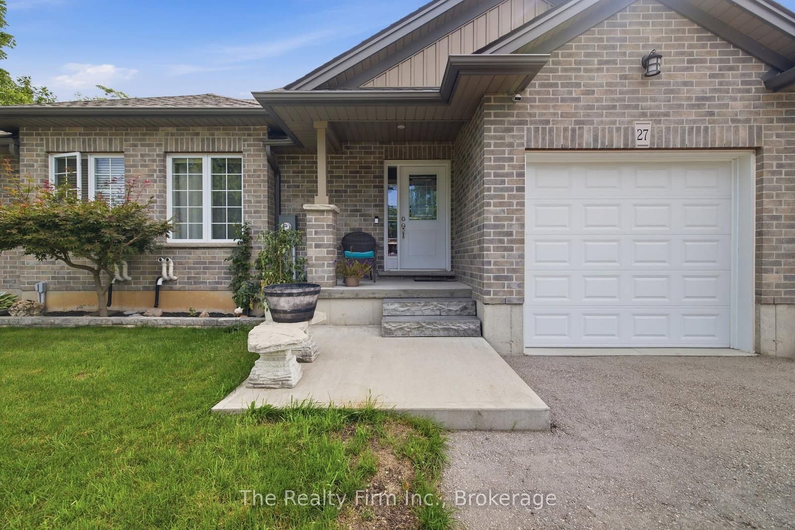 27 Cronyn Street - Image 1