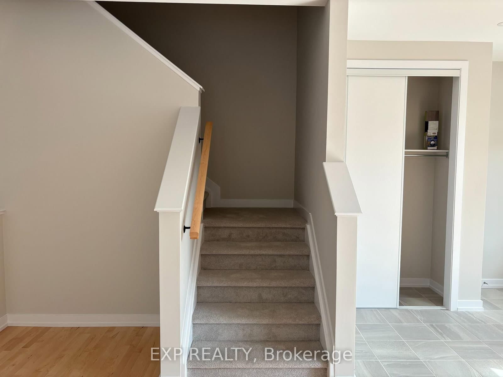 530 OLDENBURG Avenue - Image 6