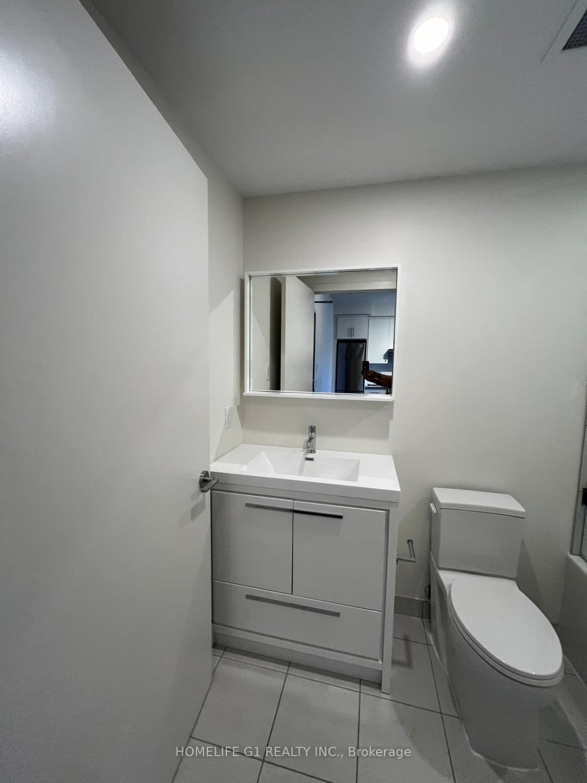 212 Kingwilliams Street, Unit 522 - Image 4