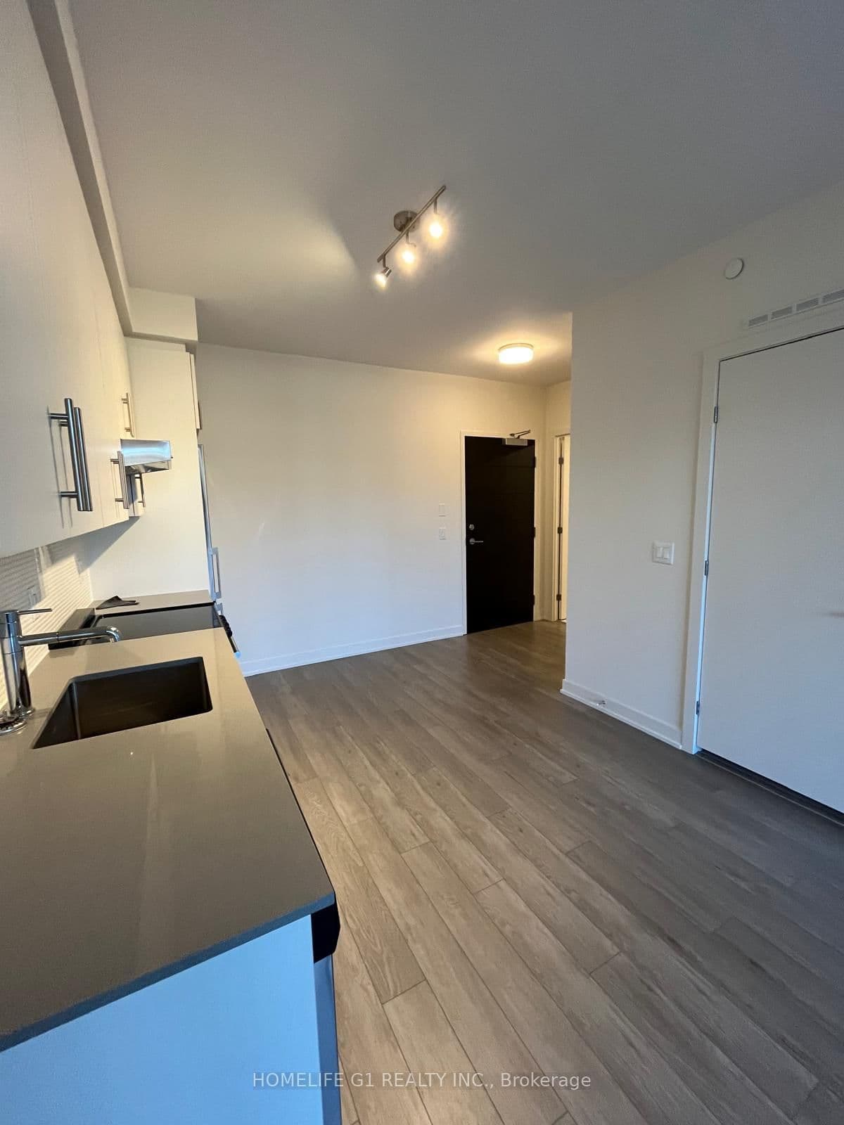 212 Kingwilliams Street, Unit 522 - Image 5