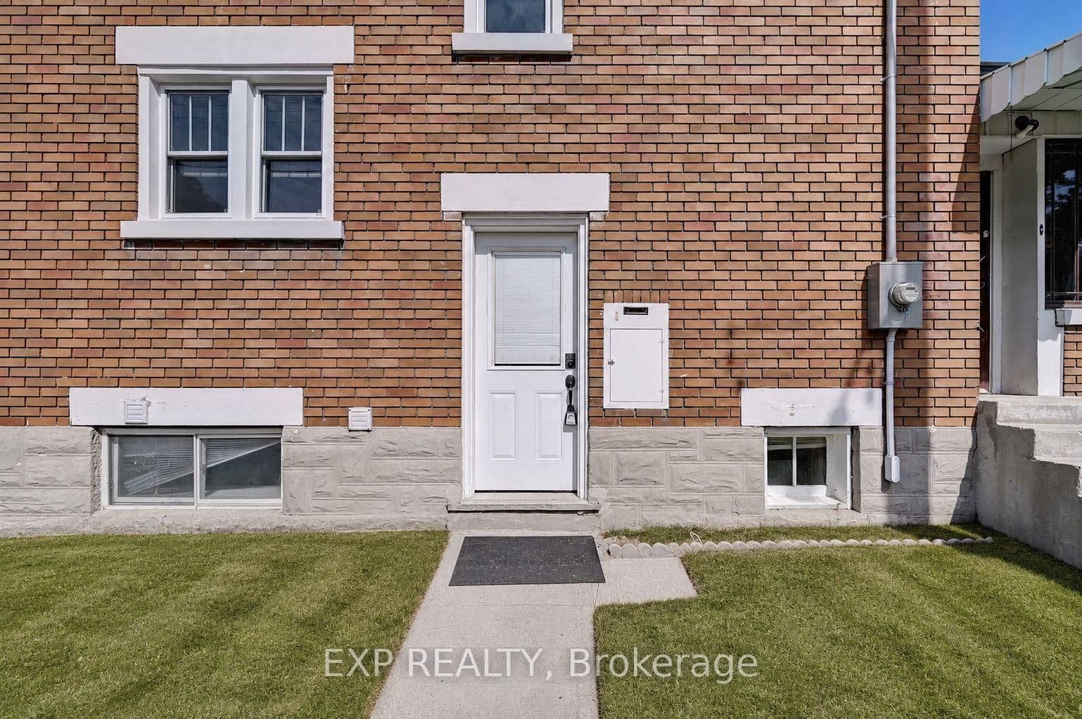 147 Courtland Avenue E - Image 3